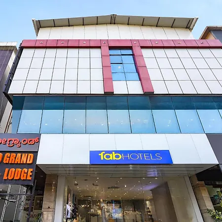 Fabhotel Spiro Grand